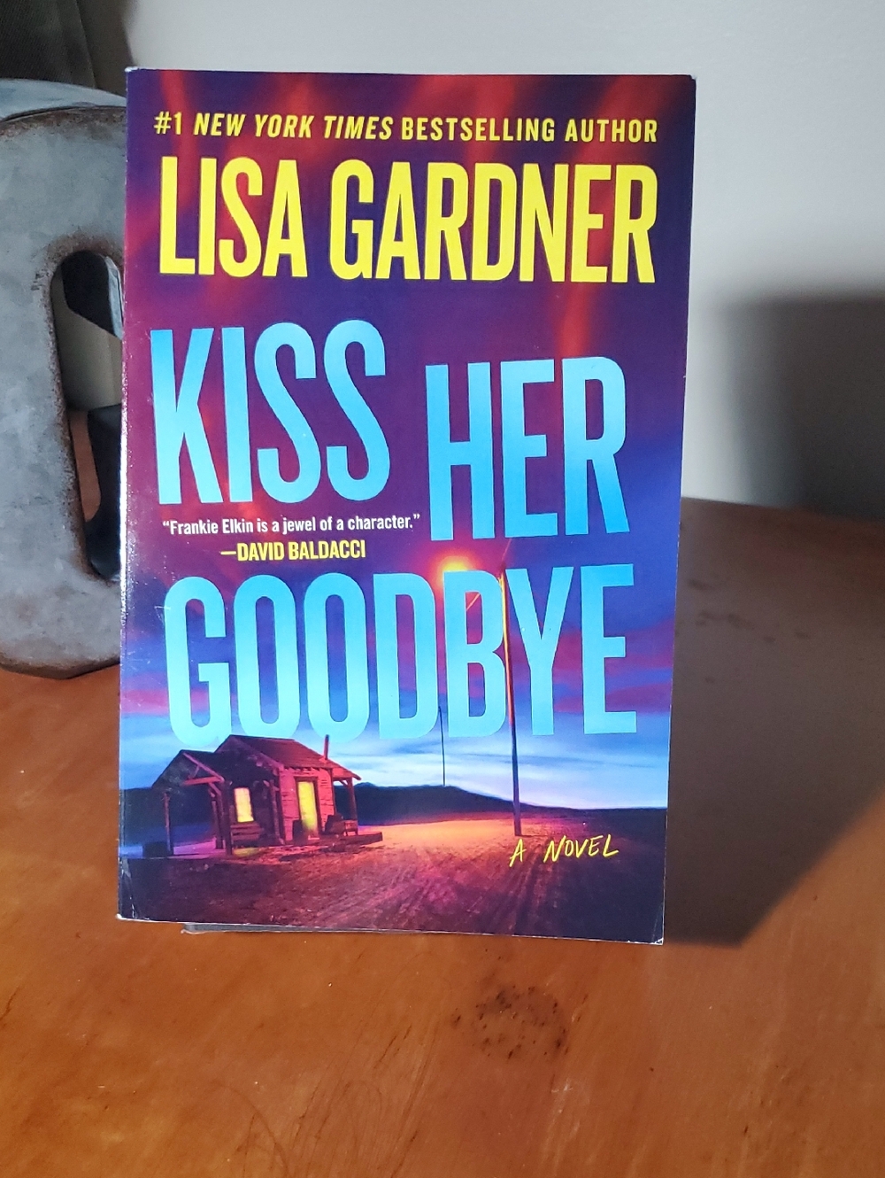 Lisa Gardner "Kiss Her Goodbye" Paperback — Blue & Purple Cover